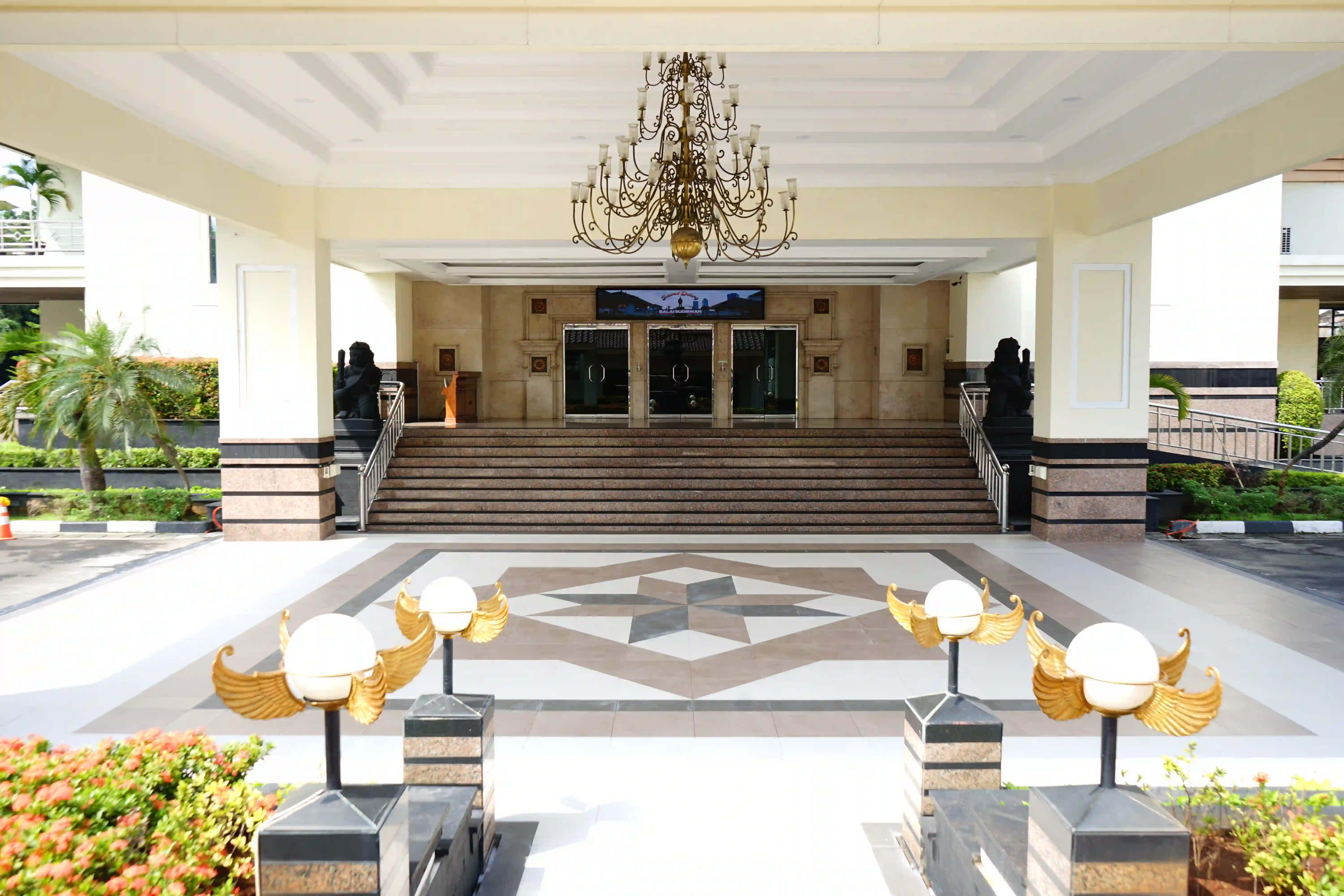 panti prajurit lobby
